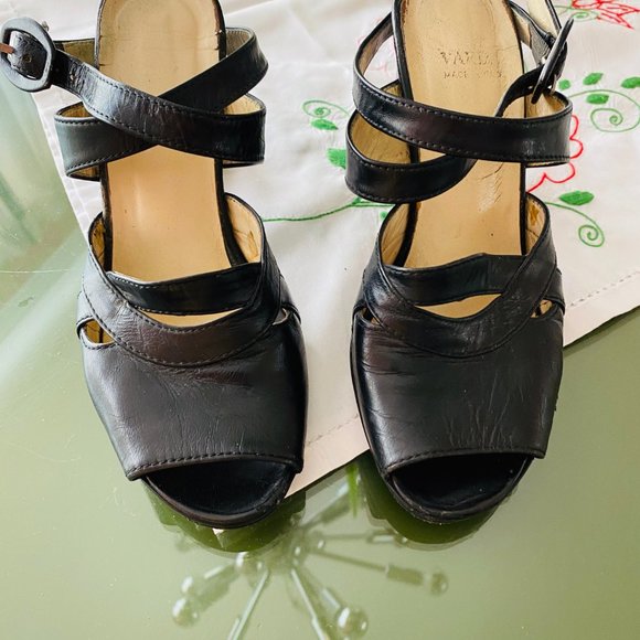 30 year old Vintage Varda Black Open Toe Strappy/Chunky Heels in Good Condtion - Picture 2 of 16